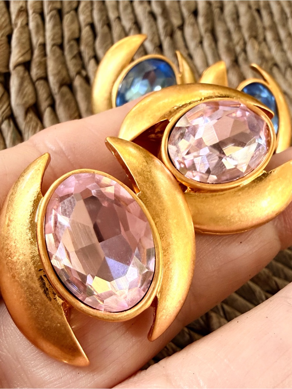 OSCAR DE LA RENTA Lt. Rose Pink/Gold  Crystal Earrings ✨SIGNED✨Post Back